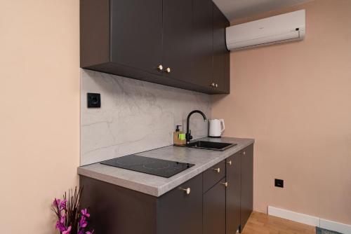 Sapphire Studio Apartment with FREE PRIVATE PARKING