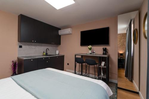 Sapphire Studio Apartment with FREE PRIVATE PARKING