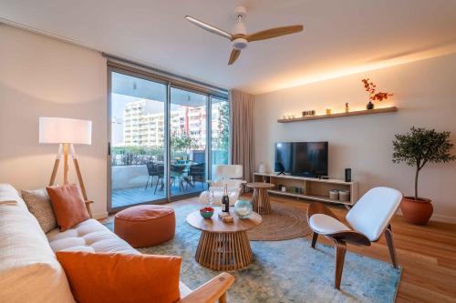 Bayline Paradise by Portucasa