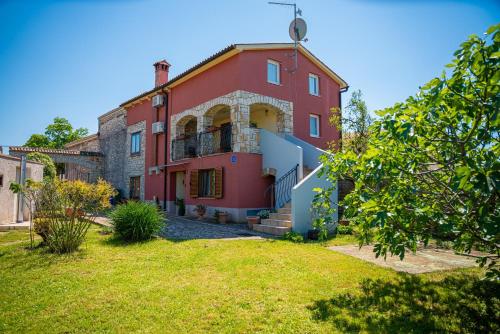 Casa Nadia in Peroj - Haus für 8 Personen