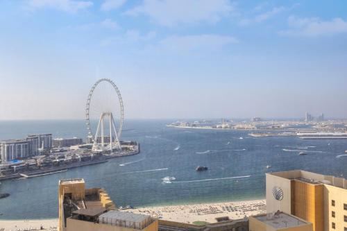Classy 2BR Apt in Shams1 Panoramic view in JBR