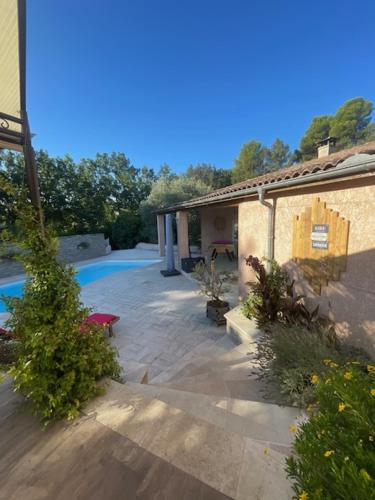 Photo de la galerie de l'établissement villa provençale, à Pierrevert