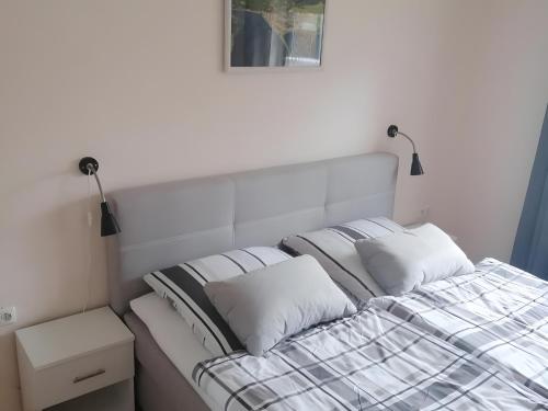 Postel nebo postele na pokoji v ubytování Ferienwohnung Rösner