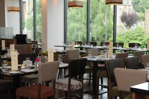 Restaurace v ubytování Leonardo Hotel Derby