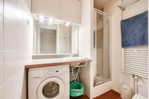 Stunning 2BR Flat near Place des Vosges