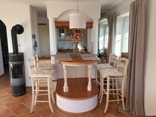 Kuchyň nebo kuchyňský kout v ubytování Ferienwohnung mit Herz Chiemsee