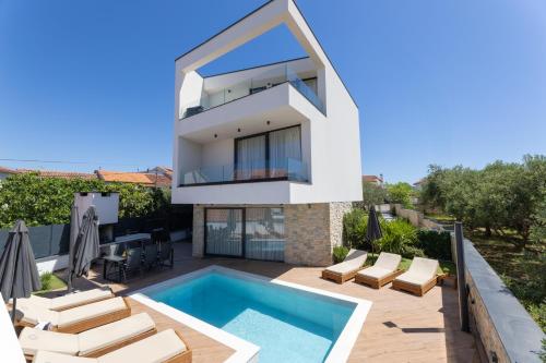 Luxury Villa Favela with heated pool