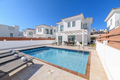 Sunrise Bay Villa #4