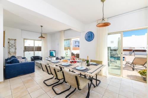 Ảnh trong thư viện ảnh của Sunrise Bay Villa #4 ở Protaras