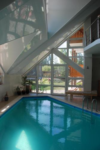 Baseinas apgyvendinimo įstaigoje Villa Capri arba netoliese