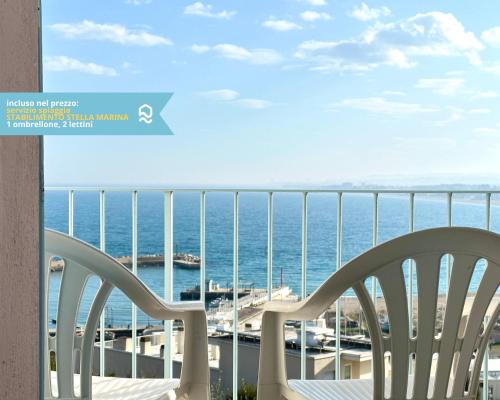 Gallery image of Numana, cielo-terra con meraviglioso giardino vista mare - N254 in Numana