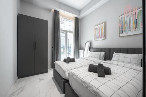Gradioso, Nilie Hospitality MGMT