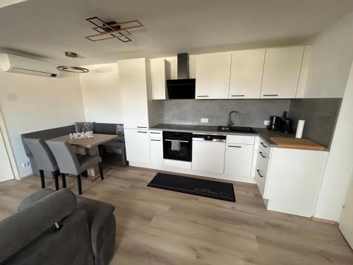 Apartment KARAWANKENBLICK im HERZEN von VILLACH mit Privatgarage