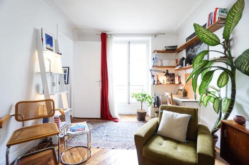 Beautiful Design Apt In Paris Near The Louvre