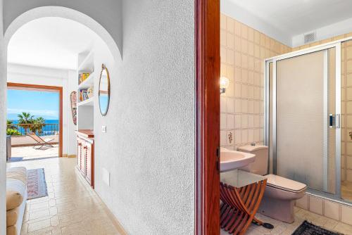 Koupelna v ubytování Home With Stunning View By Dream Homes Tenerife