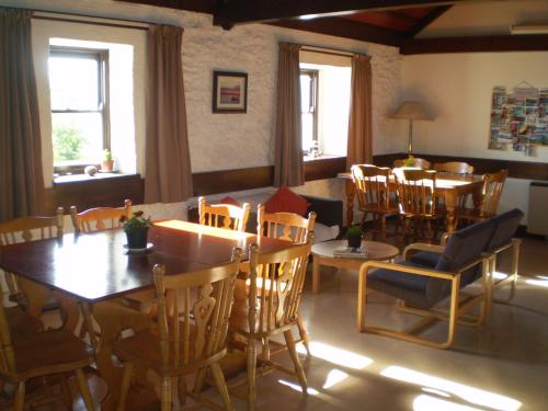 A restaurant or other place to eat at Port Charlotte Youth Hostel