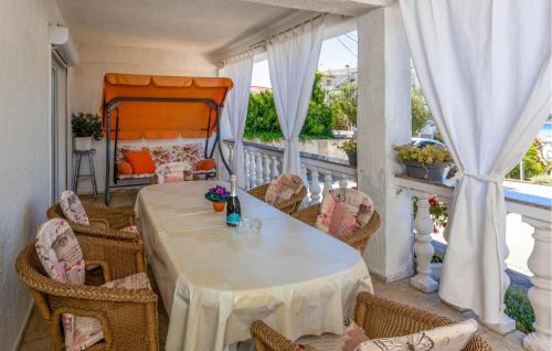 Amazing Apartment In Banjol With Wifi