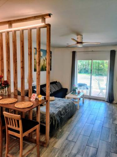 Puerto Banus Apartment near beachfront, big sunny terrace, pool, tennis court, parking & movies projector