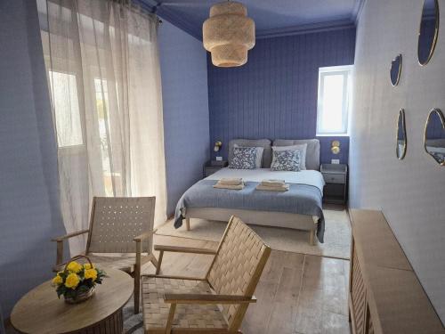 Ένα ή περισσότερα κρεβάτια σε δωμάτιο στο Opatovina Cozy Corner - 100m from Main Square