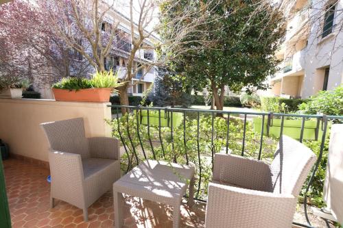 Three bedrooms apartment in Aix en Pce