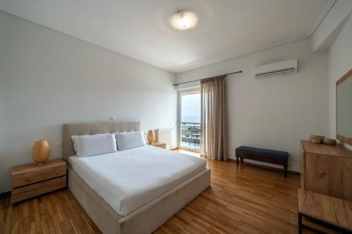 Coral Serviced Apartments with Sea View and Balcony