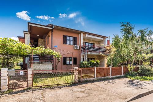 Apartment Vesna Komunela