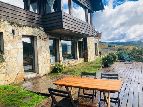 Peisaj natural din apropierea acestui chalet