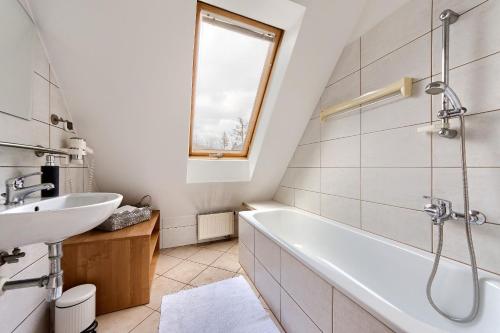 Kúpeľňa v ubytovaní Pokoje Gościnne Trebunia