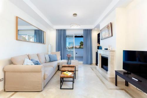 Duplex Apt with Rooftop Terrace Aloha Royal RDR230