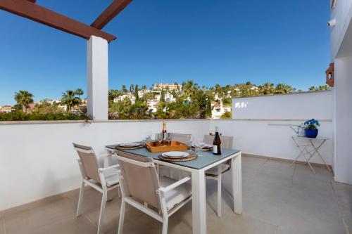 Duplex Apt with Rooftop Terrace Aloha Royal RDR230