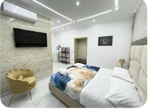 B&B luxury house gold