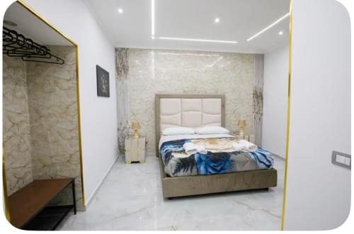 B&B luxury house gold