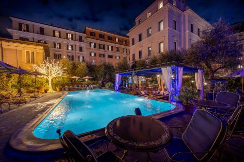 Palazzo Dama - Hotel & SPA - Preferred Hotels & Resortsの敷地内または近くにあるプール