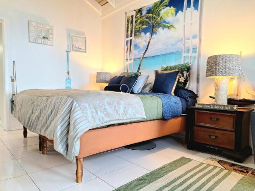 Katil atau katil-katil dalam bilik di Oceanview! Walk to town and beach-PAYMENT REQUIRED TO RESERVE