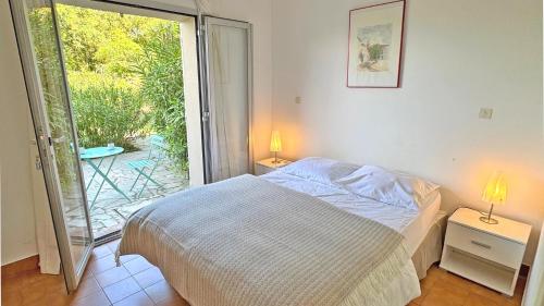 En eller flere senge i et værelse på Les Hauts du Sémaphore