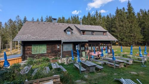 Fotografie z fotogalerie ubytování Die Herrgottschnitzerhütte am Wechsel v destinaci Neuwald