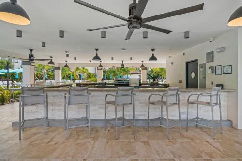 Epic Universe Lake View Condo, Vista Cay - 1005 photo 7