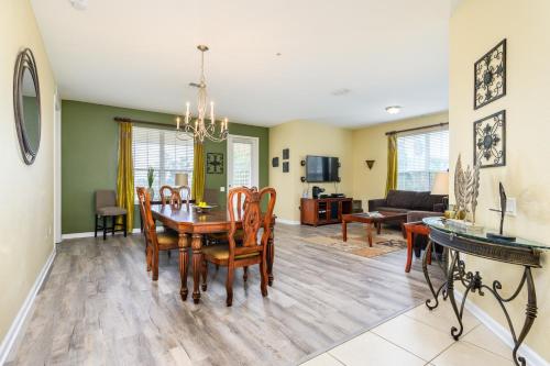 Epic Universe Lake View Condo, Vista Cay - 1005 photo 37