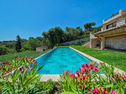 Luxueuse villa avec vue village et mer sur saint Paul de Vence