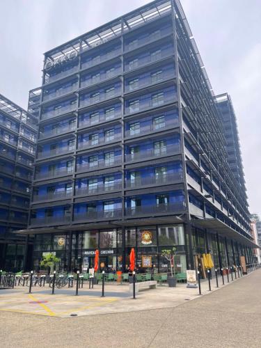 Studio 25 m2 Tour Black Swans Centre ville Tram C et E direct Parlement Européen à 15 minutes Arrivée 24 sur 24