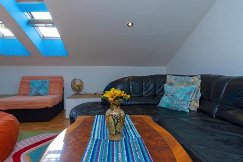 Amu Apartment