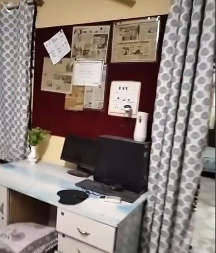 Posezení v ubytování Boho-themed studio apartment