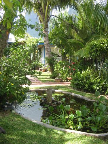 Ein Garten an der Unterkunft Bora Bora Bungalove