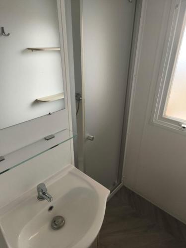 Ένα μπάνιο στο MOBIL HOME Rose