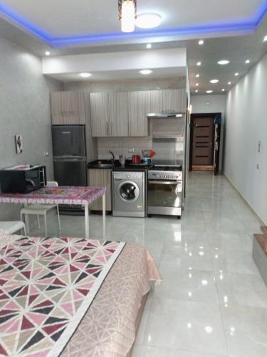 Compound El makramia 504