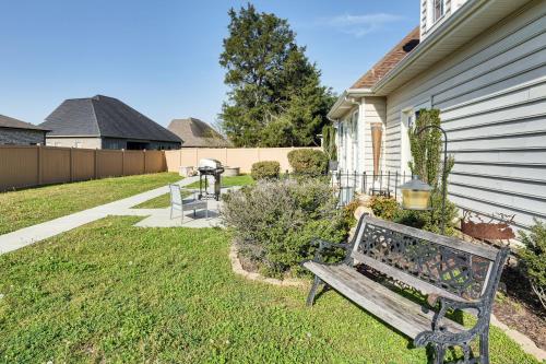Gambar di galeri bagi Island Vibes Home with Fire Pit in Murfreesboro! di Murfreesboro