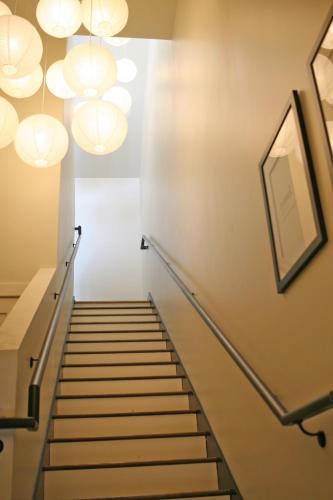 Φωτογραφία από το άλμπουμ του Designer Penthouse with Rooftop Deck Near Downtown and Lookout Mtn σε Τσαττανούγκα