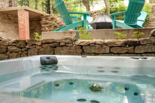 Κήπος έξω από το 151 Spring Downtown Eureka Springs Suite A