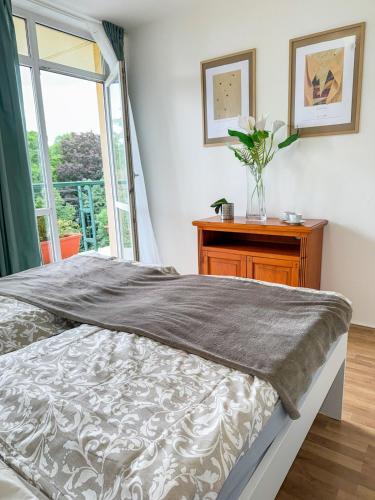 Sunny Flat with Terrace & Park View Near City Centre