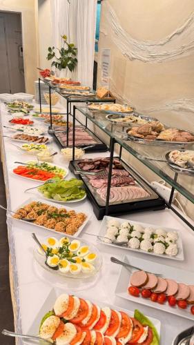 Jídlo v penzionu nebo okolí